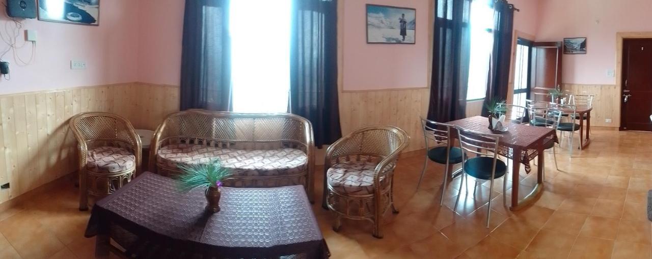 Thakur Homes- Couple And Family Friendly Homestay Шімла Екстер'єр фото